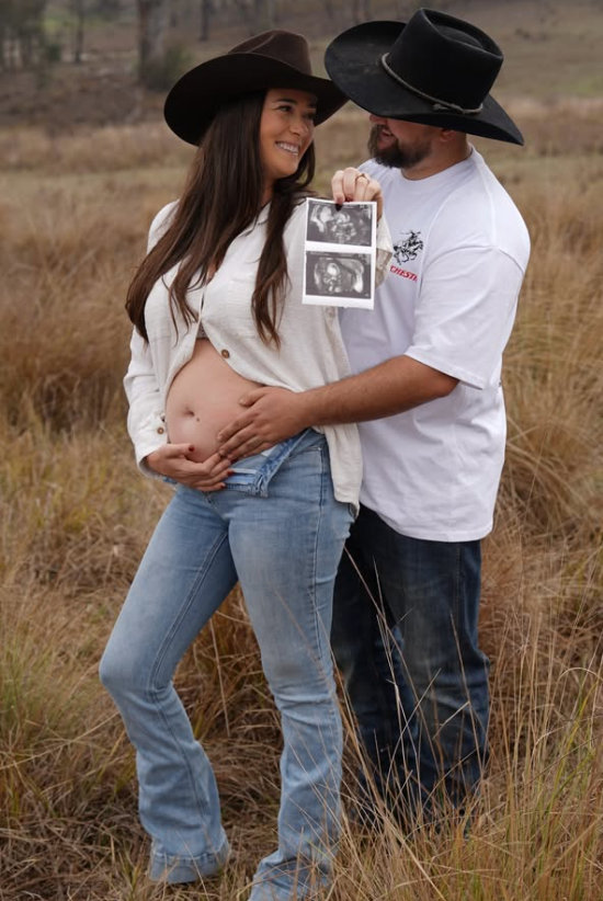 Liv and Tommy announcing their pregnancy